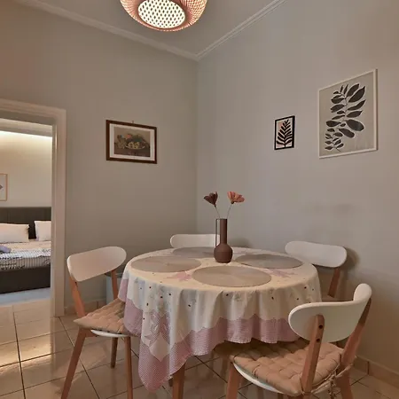 Niki's Garden House - A Beautiful 2 Bedroom House * コルフ島