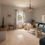 Σπίτι διακοπών Niki's Garden House - A Beautiful 2 Bedroom House
