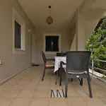 Σπίτι διακοπών Niki's Garden House - A Beautiful 2 Bedroom House *