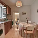 Niki's Garden House - A Beautiful 2 Bedroom House Σπίτι διακοπών