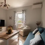 Niki's Garden House - A Beautiful 2 Bedroom House Σπίτι διακοπών *