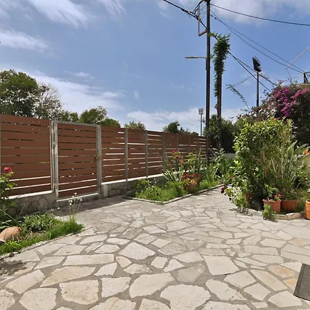 Σπίτι διακοπών Niki's Garden House - A Beautiful 2 Bedroom House