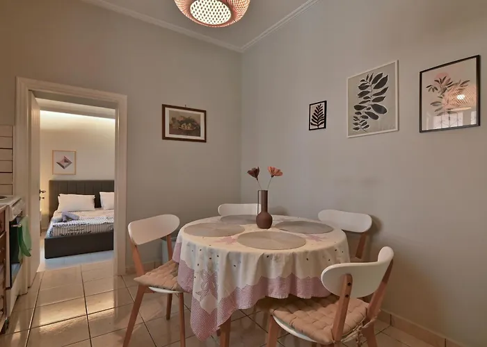 Niki's Garden House - A Beautiful 2 Bedroom House * Corfu (city)