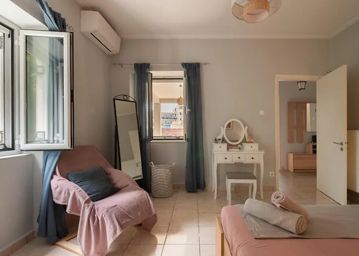 Niki's Garden House - A Beautiful 2 Bedroom House *
